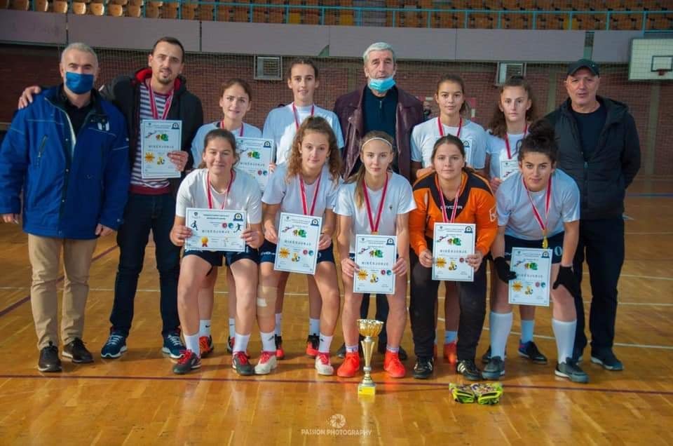 VAJZAT E GJIMNAZIT “SKËNDERBEU” – KAMPIONE TË DYFISHTA! ( 2019/’20 dhe 2020/’21)